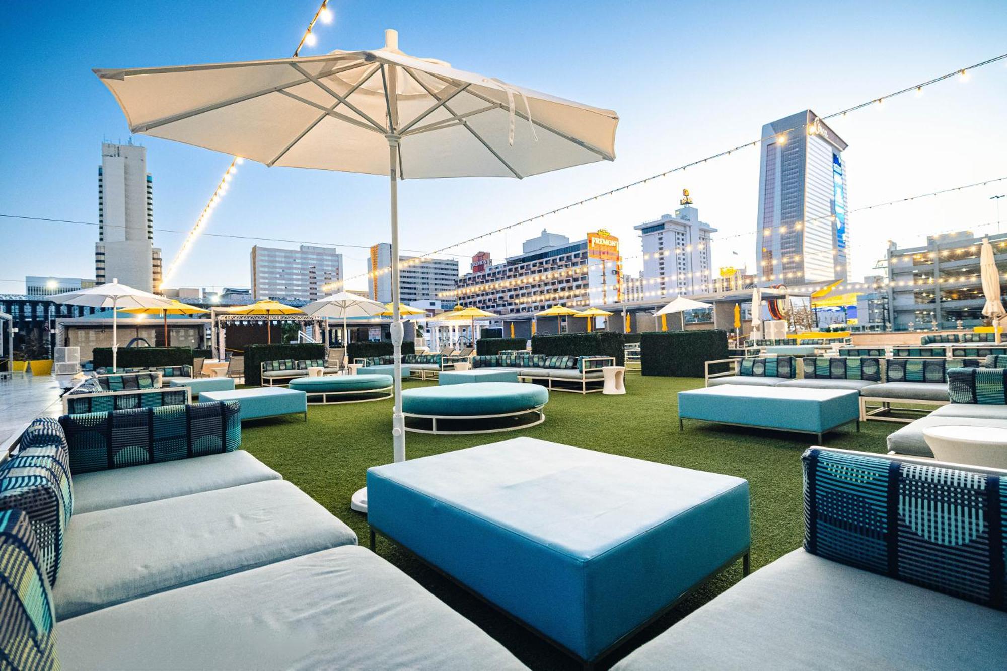 Downtown Grand & Casino Hotel 3*